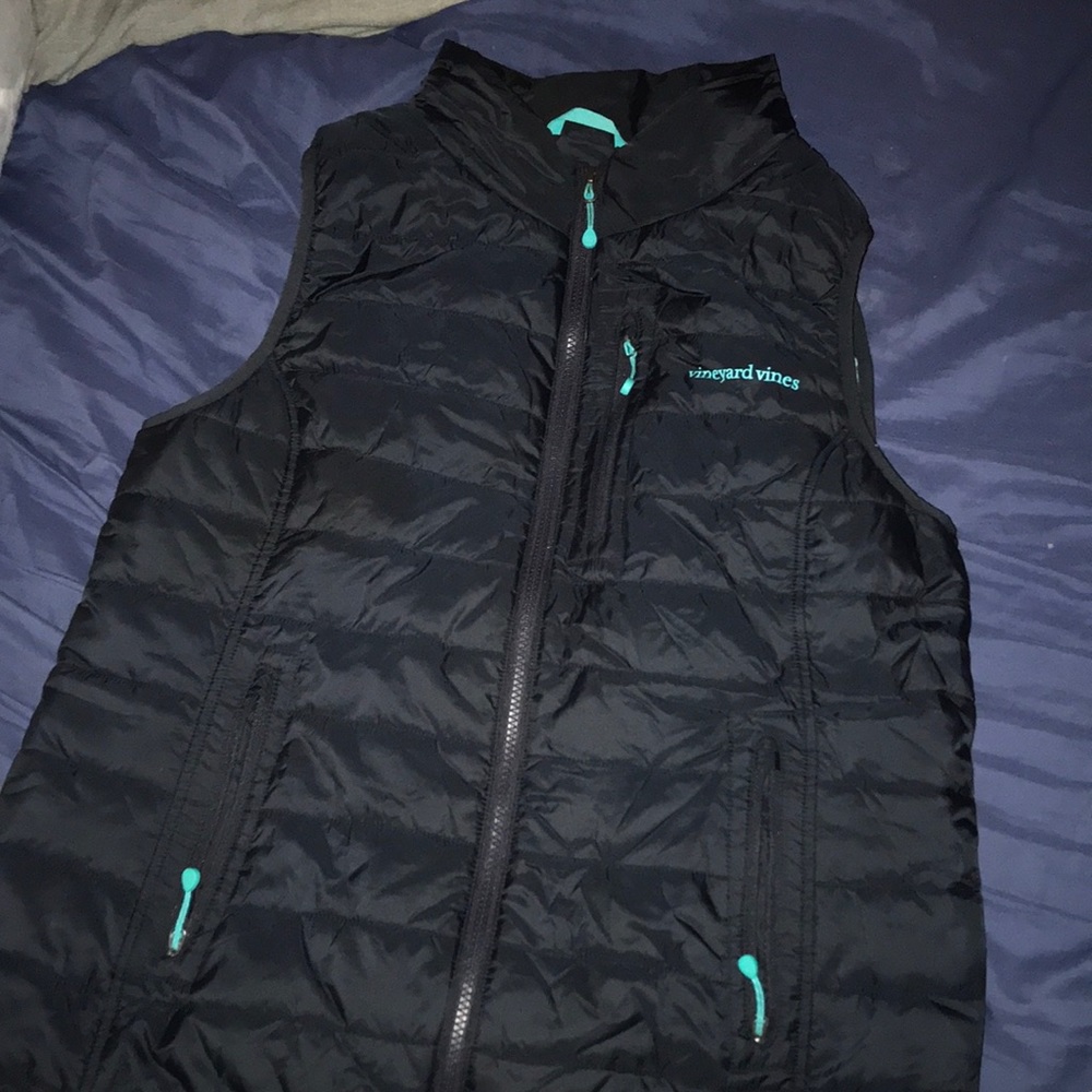 Vineyard vine vest